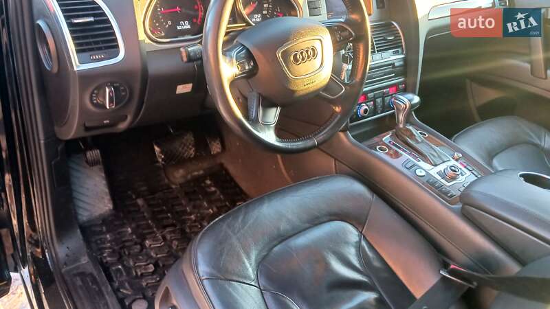 Внедорожник / Кроссовер Audi Q7 2015 в Новояворовске