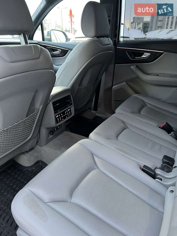 Позашляховик / Кросовер Audi Q7 2023 в Львові