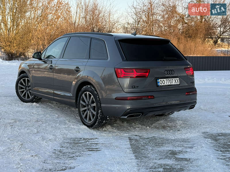 Позашляховик / Кросовер Audi Q7 2017 в Бердичеві