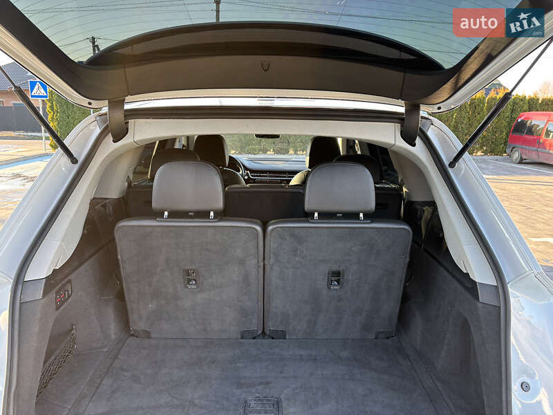 Позашляховик / Кросовер Audi Q7 2015 в Луцьку