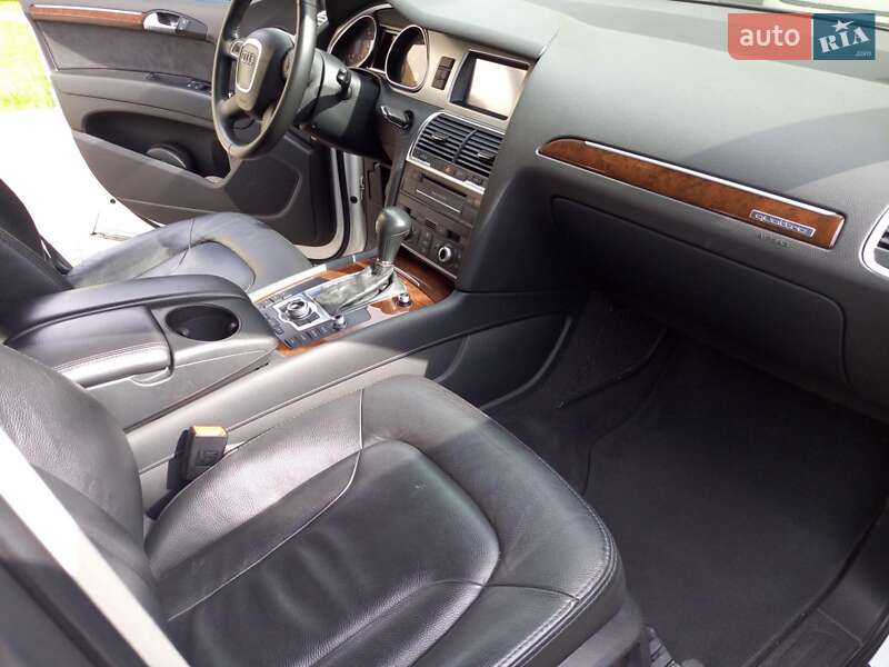 Позашляховик / Кросовер Audi Q7 2010 в Києві