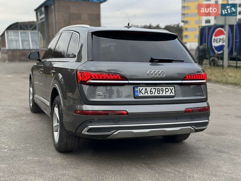 Внедорожник / Кроссовер Audi Q7 2020 в Киеве