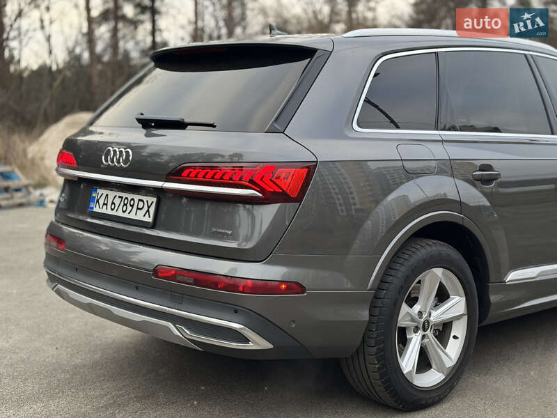Внедорожник / Кроссовер Audi Q7 2020 в Киеве