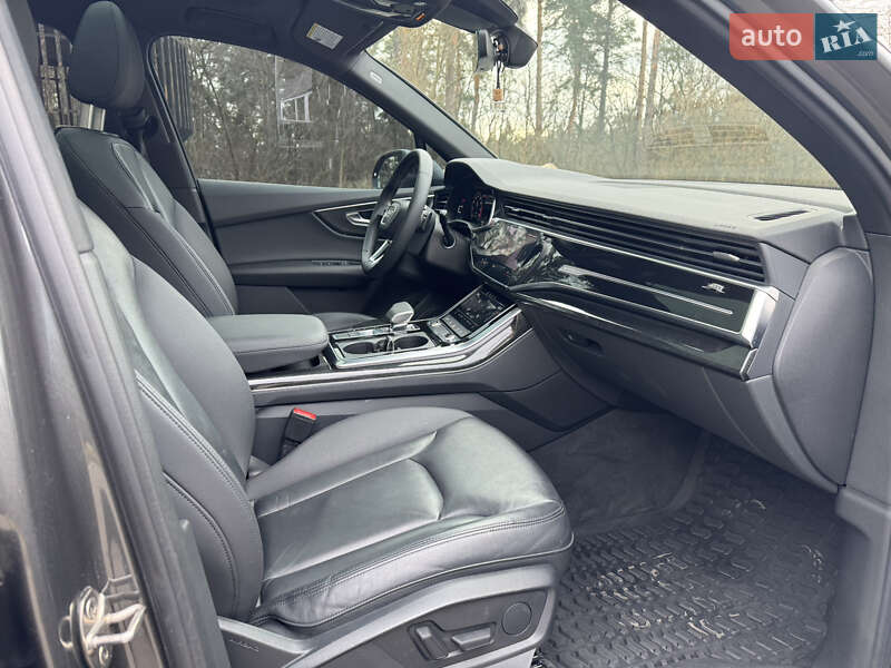 Внедорожник / Кроссовер Audi Q7 2020 в Киеве