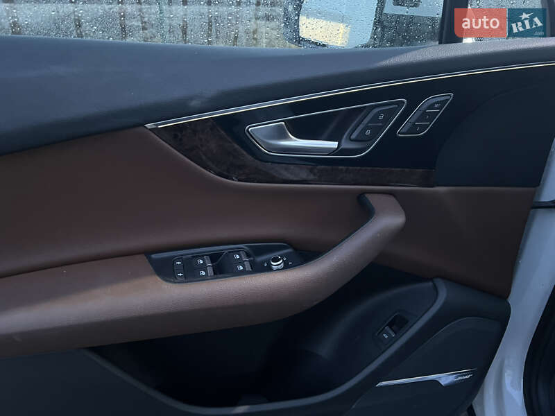 Внедорожник / Кроссовер Audi Q7 2016 в Виноградове