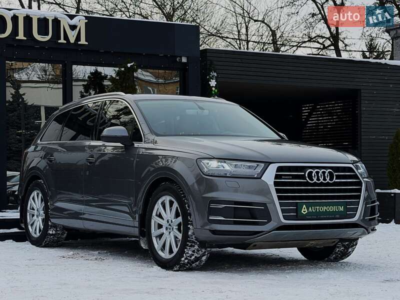 Внедорожник / Кроссовер Audi Q7 2015 в Киеве