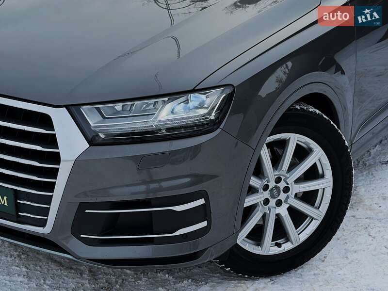 Внедорожник / Кроссовер Audi Q7 2015 в Киеве