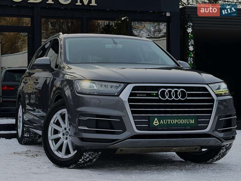 Внедорожник / Кроссовер Audi Q7 2015 в Киеве