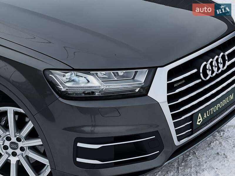 Внедорожник / Кроссовер Audi Q7 2015 в Киеве
