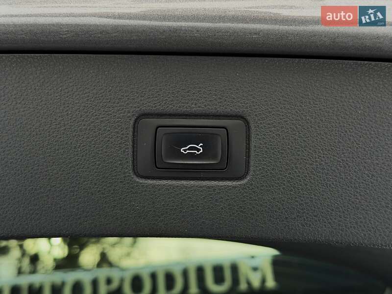 Внедорожник / Кроссовер Audi Q7 2015 в Киеве