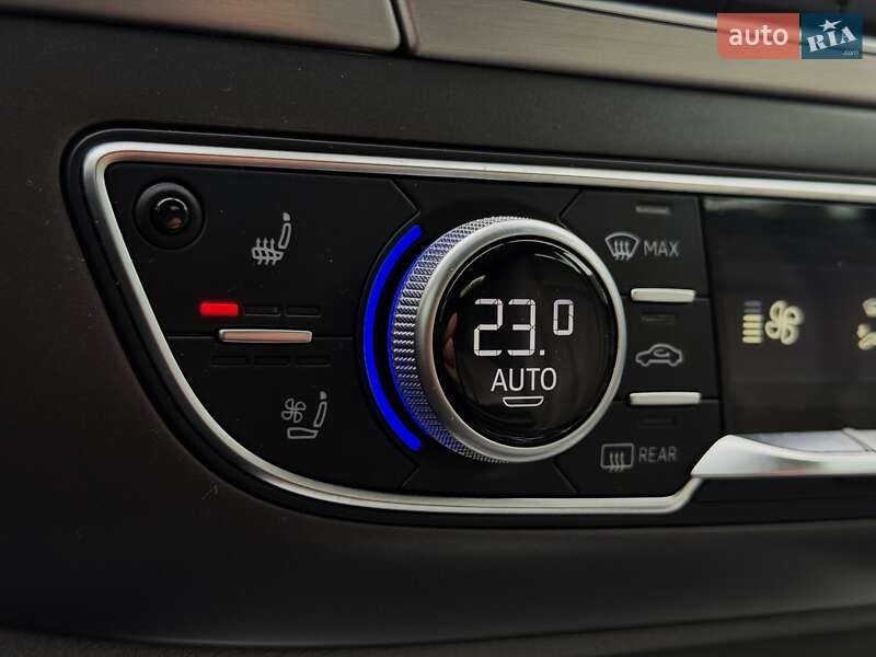 Внедорожник / Кроссовер Audi Q7 2015 в Киеве