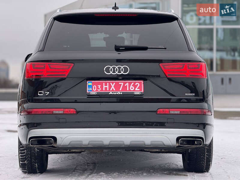 Позашляховик / Кросовер Audi Q7 2017 в Києві