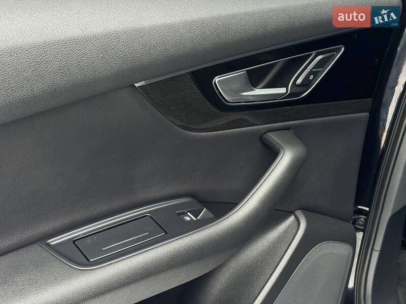 Позашляховик / Кросовер Audi Q7 2017 в Києві