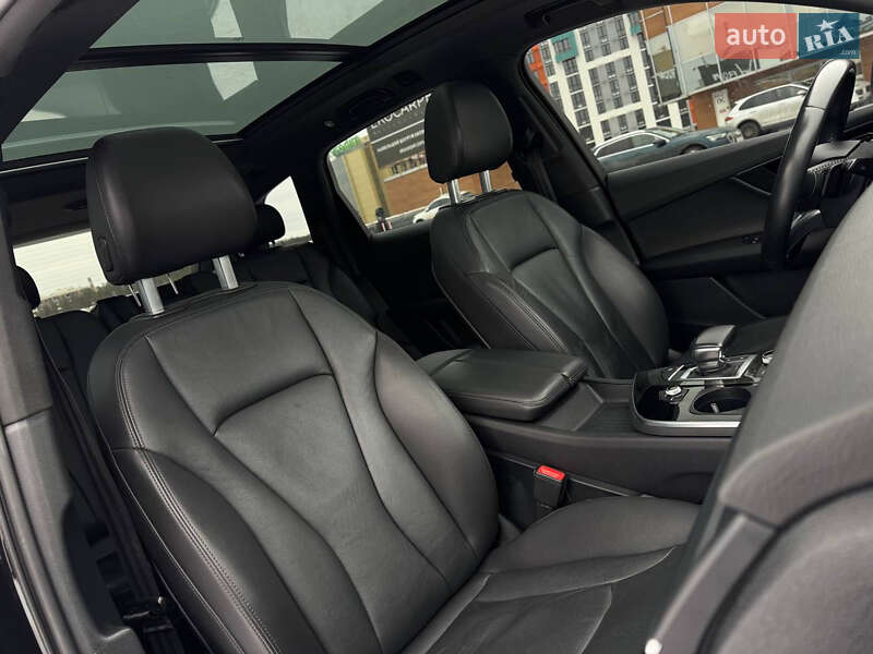 Позашляховик / Кросовер Audi Q7 2017 в Києві