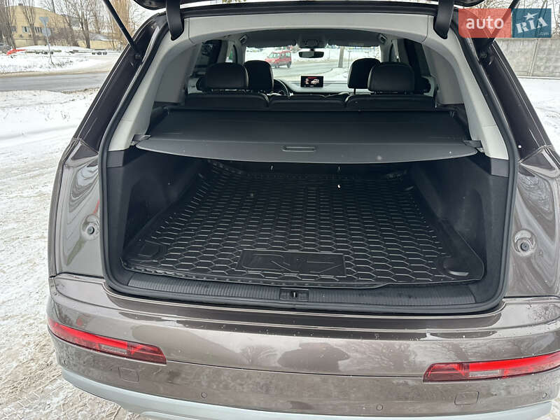 Позашляховик / Кросовер Audi Q7 2017 в Львові фото 100 Позашляховик / Кросовер Audi Q7 2017 в Львові