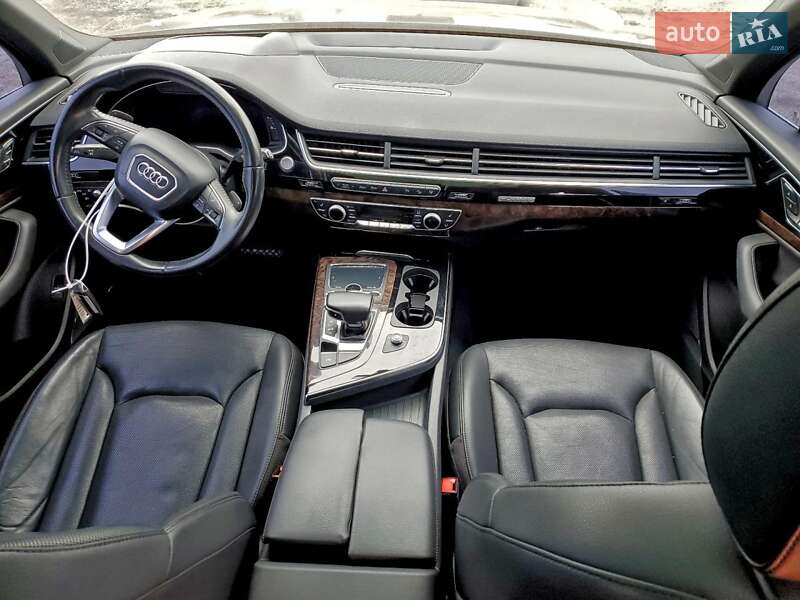 Внедорожник / Кроссовер Audi Q7 2017 в Ровно