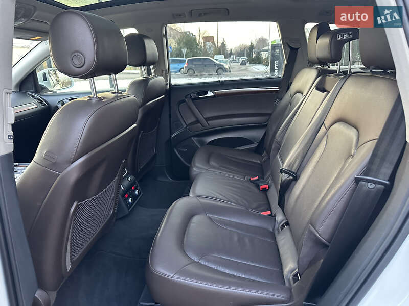 Позашляховик / Кросовер Audi Q7 2014 в Дубні