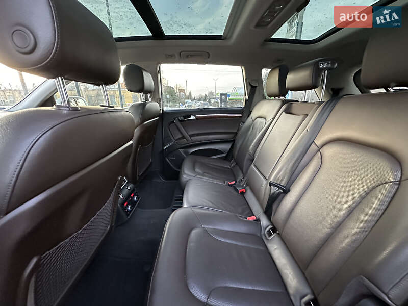 Позашляховик / Кросовер Audi Q7 2014 в Дубні