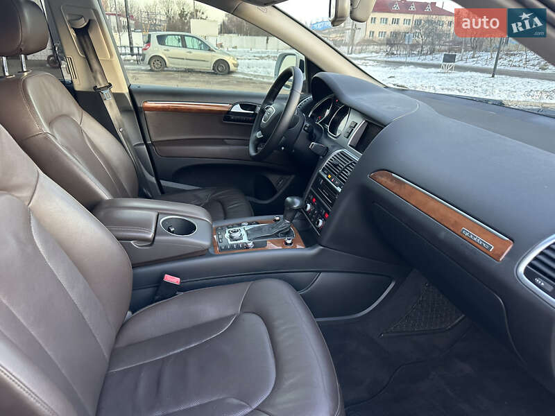 Позашляховик / Кросовер Audi Q7 2014 в Дубні