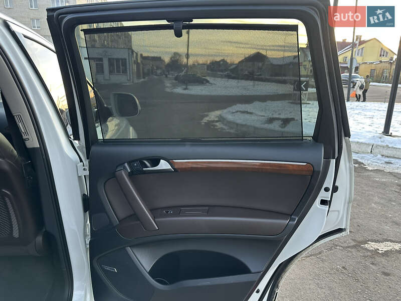 Позашляховик / Кросовер Audi Q7 2014 в Дубні