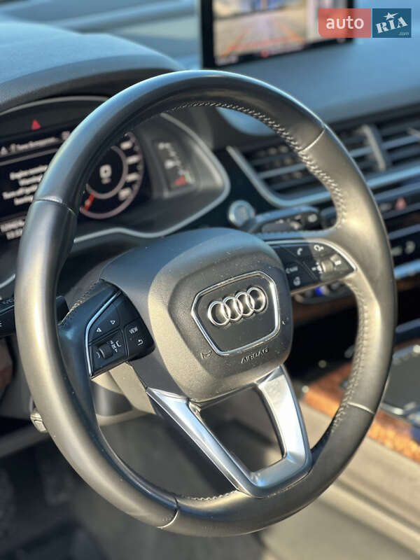 Внедорожник / Кроссовер Audi Q7 2017 в Киеве