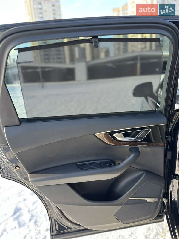 Внедорожник / Кроссовер Audi Q7 2017 в Киеве