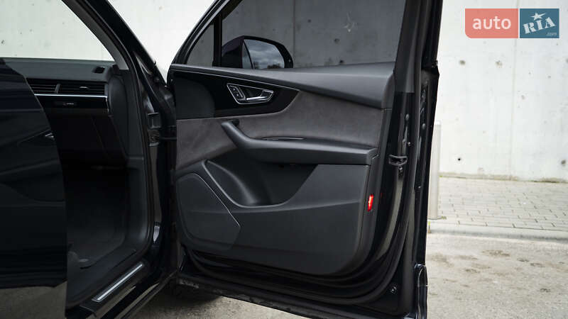 Позашляховик / Кросовер Audi Q7 2017 в Києві фото 34 Позашляховик / Кросовер Audi Q7 2017 в Києві