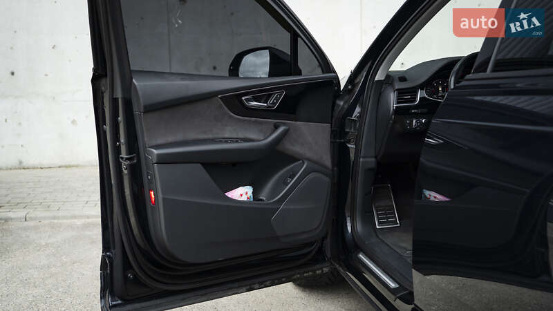 Позашляховик / Кросовер Audi Q7 2017 в Києві фото 35 Позашляховик / Кросовер Audi Q7 2017 в Києві