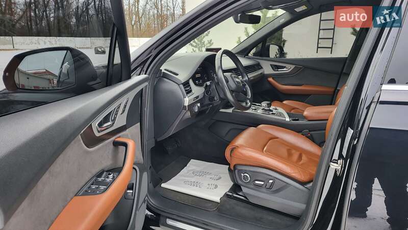 Внедорожник / Кроссовер Audi Q7 2016 в Луцке