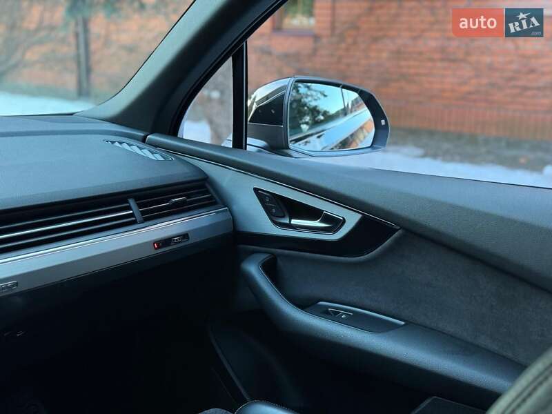 Позашляховик / Кросовер Audi Q7 2017 в Києві фото 17 Позашляховик / Кросовер Audi Q7 2017 в Києві