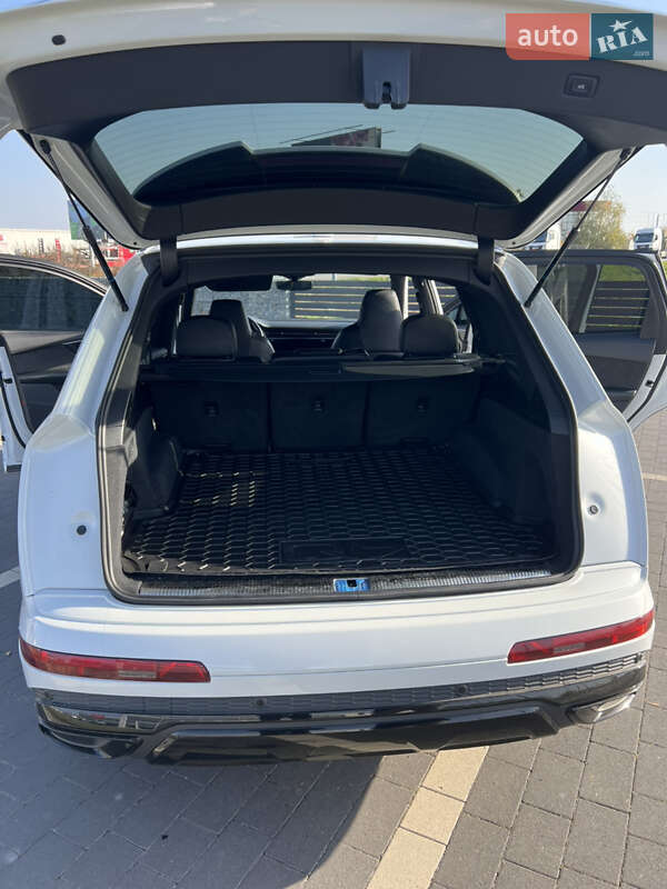 Внедорожник / Кроссовер Audi Q7 2020 в Мукачево