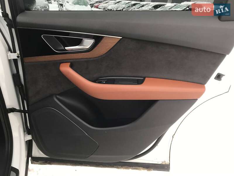 Позашляховик / Кросовер Audi Q7 2017 в Львові