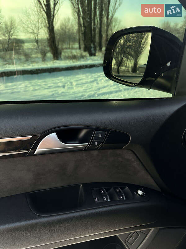 Внедорожник / Кроссовер Audi Q7 2013 в Кременчуге