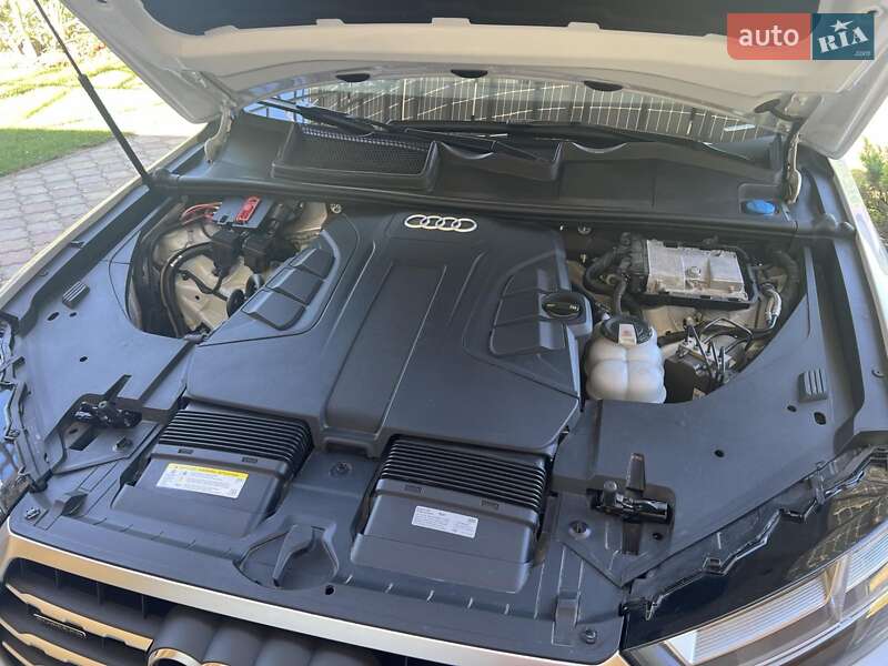 Внедорожник / Кроссовер Audi Q7 2019 в Ивано-Франковске