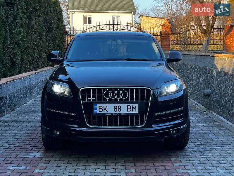 Позашляховик / Кросовер Audi Q7 2011 в Рівному