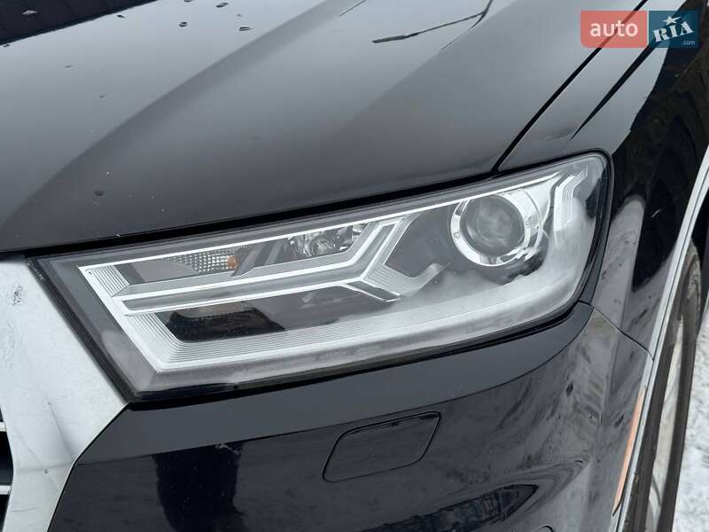 Внедорожник / Кроссовер Audi Q7 2017 в Каменец-Подольском