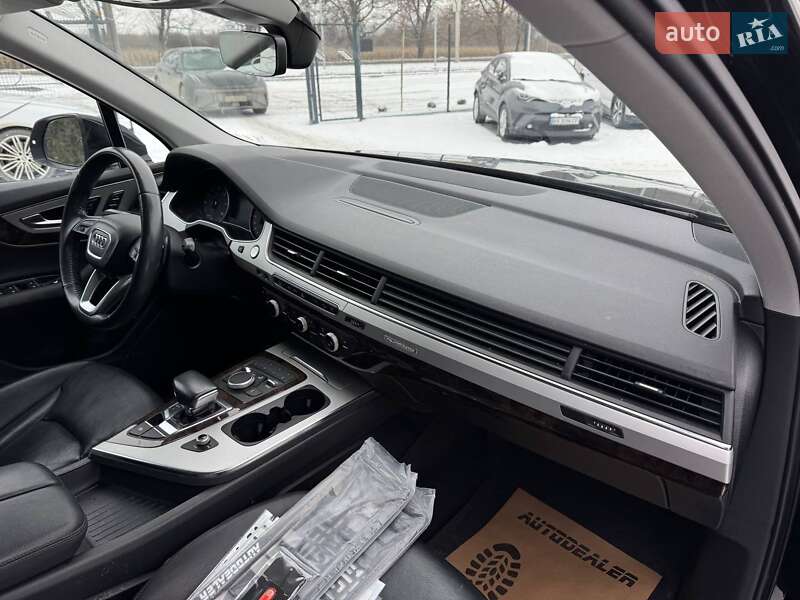 Внедорожник / Кроссовер Audi Q7 2017 в Каменец-Подольском