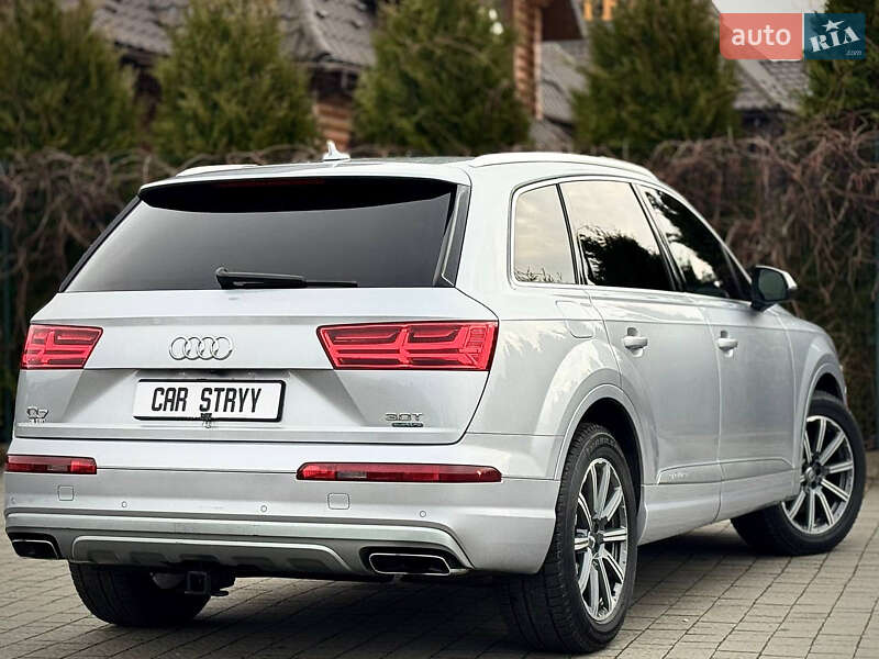 Позашляховик / Кросовер Audi Q7 2017 в Стрию