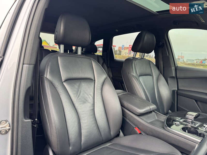 Позашляховик / Кросовер Audi Q7 2017 в Стрию