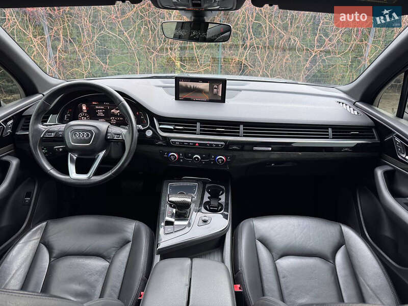 Позашляховик / Кросовер Audi Q7 2017 в Стрию