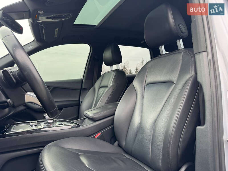 Позашляховик / Кросовер Audi Q7 2017 в Стрию