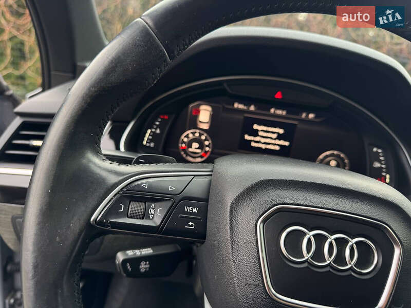 Позашляховик / Кросовер Audi Q7 2017 в Стрию