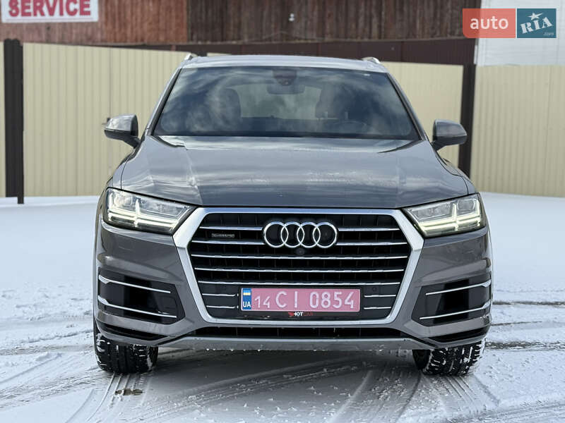 Внедорожник / Кроссовер Audi Q7 2017 в Стрые