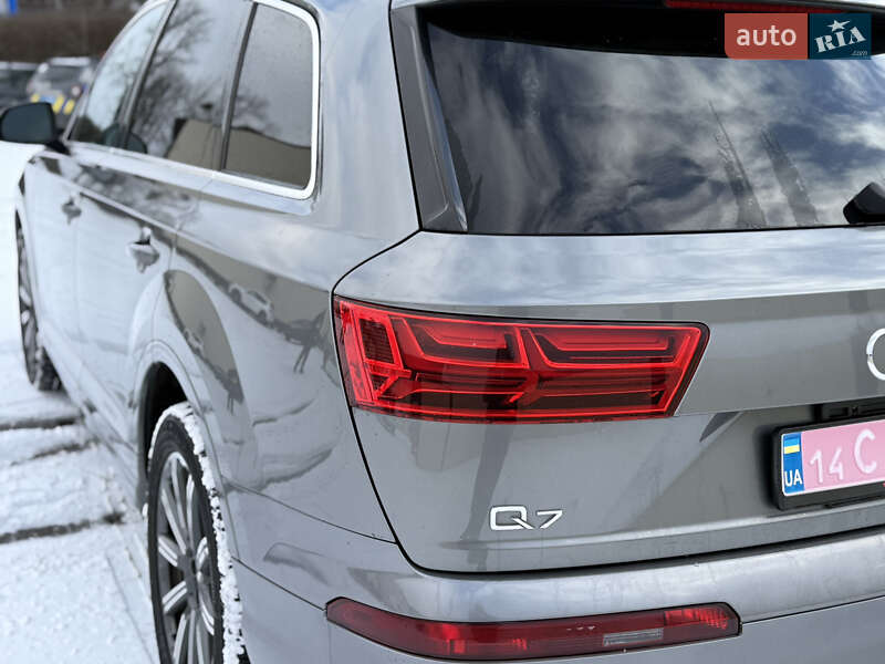 Внедорожник / Кроссовер Audi Q7 2017 в Стрые