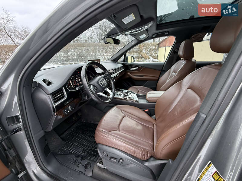 Внедорожник / Кроссовер Audi Q7 2017 в Стрые