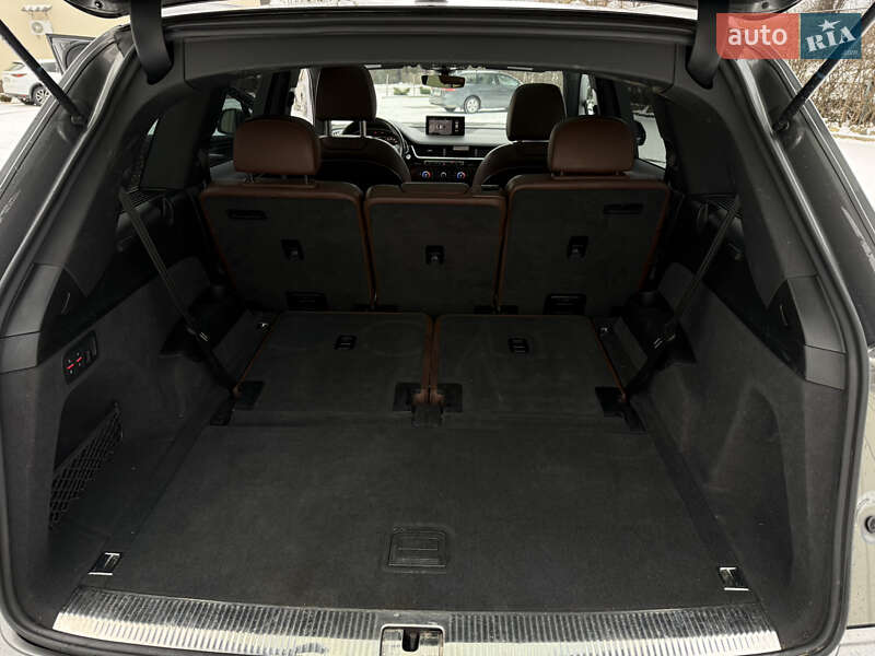 Внедорожник / Кроссовер Audi Q7 2017 в Стрые