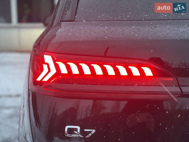 Внедорожник / Кроссовер Audi Q7 2023 в Днепре