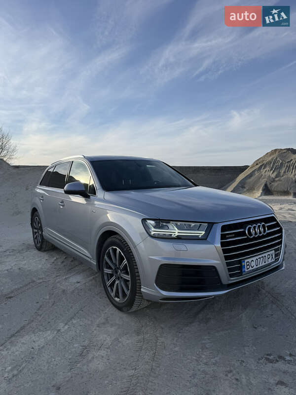 Внедорожник / Кроссовер Audi Q7 2017 в Куликове