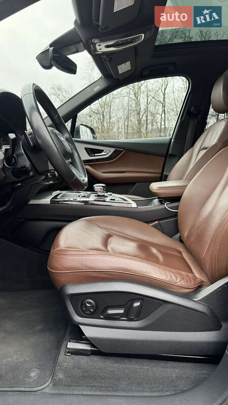 Позашляховик / Кросовер Audi Q7 2017 в Києві