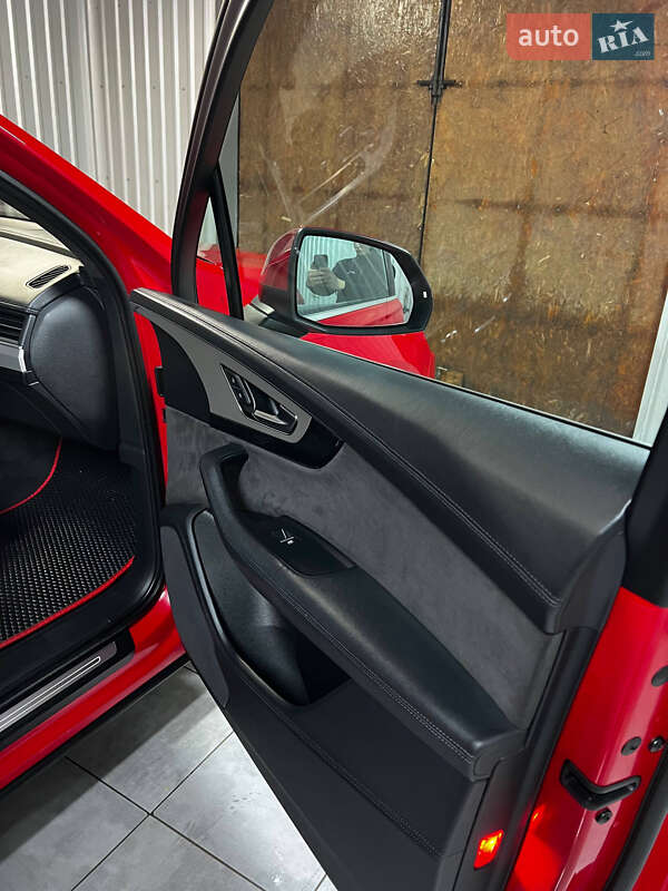 Позашляховик / Кросовер Audi Q7 2015 в Костопілі